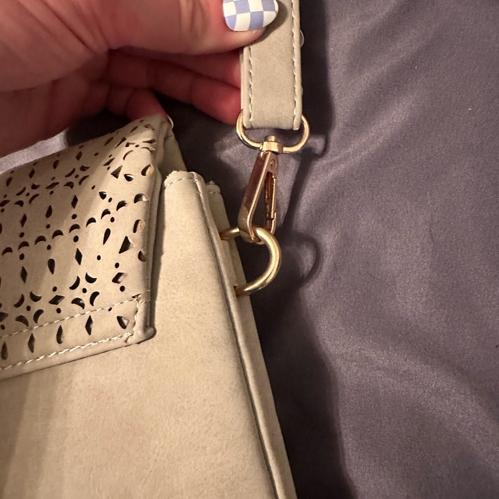 NWOT Women’s Laser-Cut Crossbody Bag with Gold Accent - Picture 8 of 9
